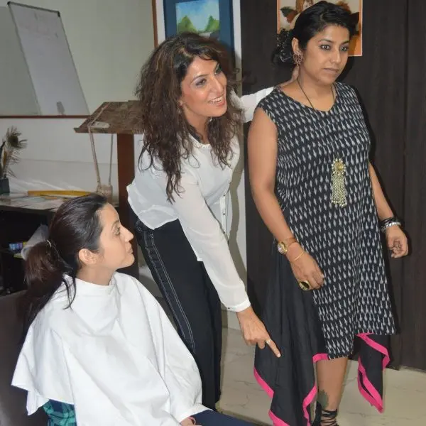 Vibha Gurtu guiding an image consulting session